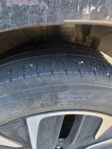 자동차 타이어의 가까운 모습