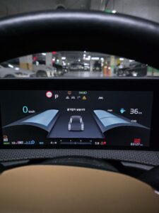 자동차 계기판 타이어 공기압 경고등 TPMS 점등 모습